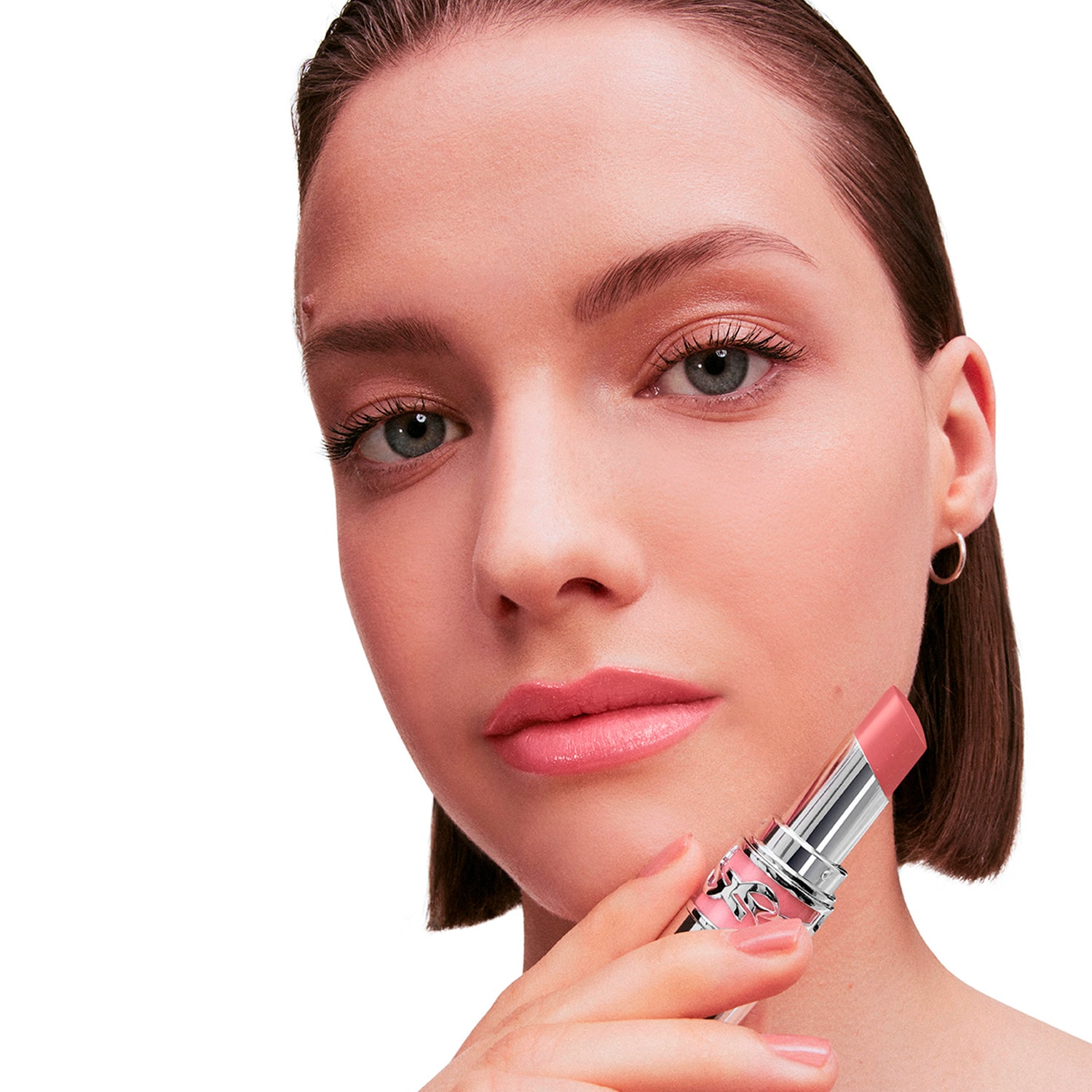 LOVESHINE EL NUEVO LABIAL DE ALTO BRILLO (LABIAL EN BARRA CON EFECTO BRILLOSO)